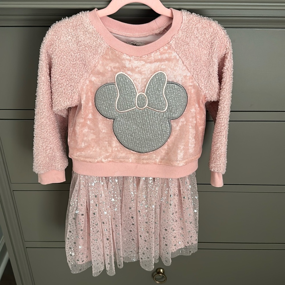 Disney Minnie Mouse Pink Sweater & Glitter Skirt Set – Adorable & Sparkly